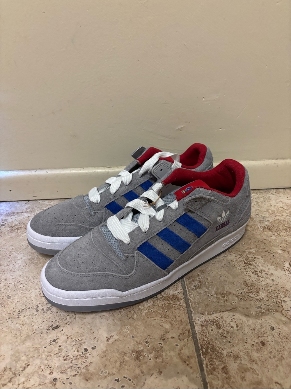 adidas Forum Low CL Kansas Jayhawks Gray Blue Red Suede Sneaker HQ7485 SZ 15/17